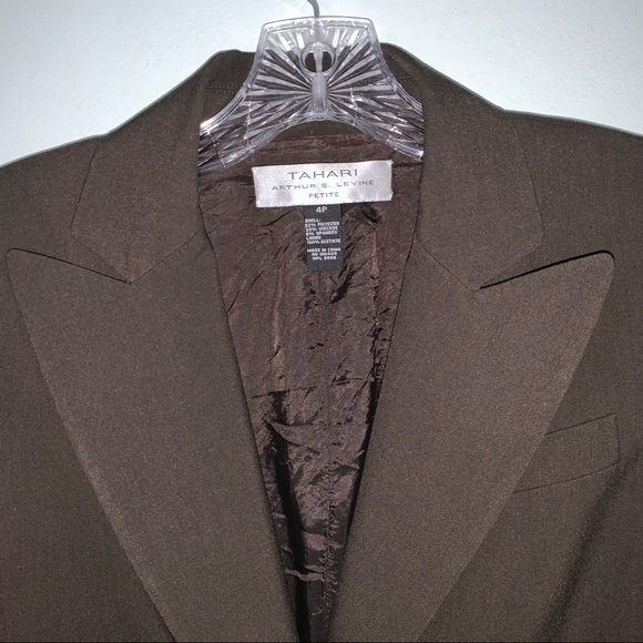 Tahari Arthur S. Levine size 4P chocolate brown blazer - Picture 2 of 12